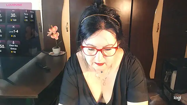 exiMIlf online show from May 18, 11:16 am