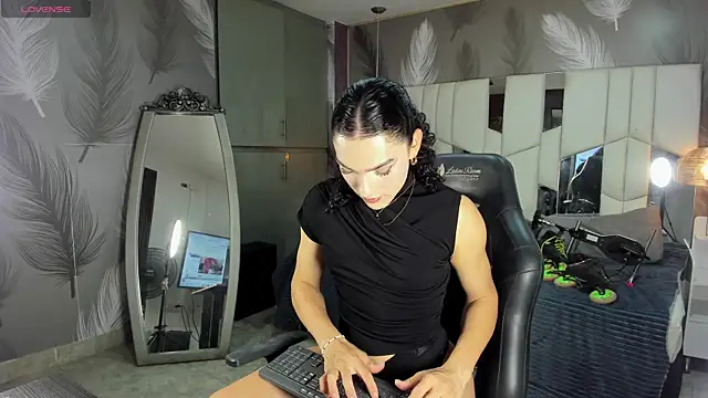 Veronica hottie online show from May 22, 8:18 pm