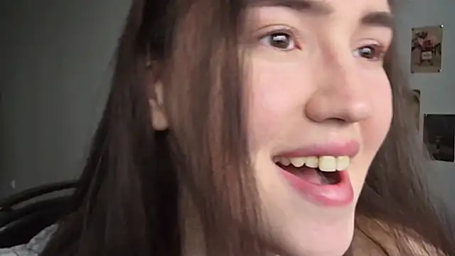 RedginBluebersky online show from April 10, 7:47 am