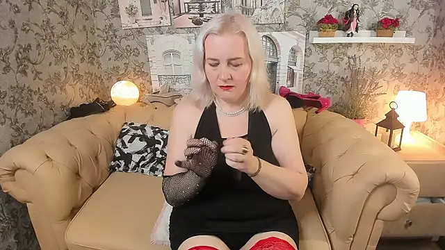 Victoria Notti online show from May 8, 10:29 am