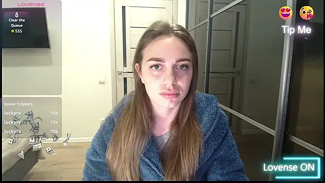  julia wonderful  online show from April 11, 12:50 am