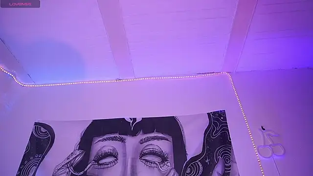 TiffanySander online show from May 15, 3:11 am