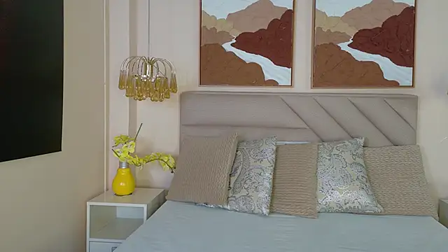 Hana Stone online show from March 22, 9:10 pm