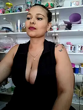 haffsa   online show from May 8, 3:48 pm