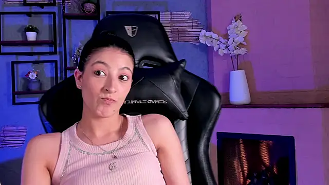 SinLickerr online show from April 8, 8:55 pm