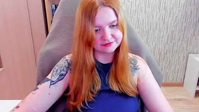 AnitaXVine online show from May 3, 7:39 pm