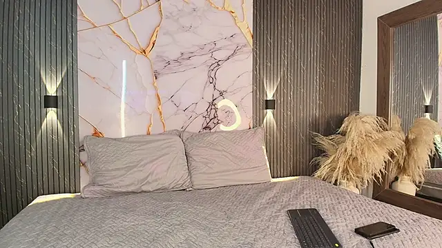 raven noctis  online show from April 10, 4:40 am