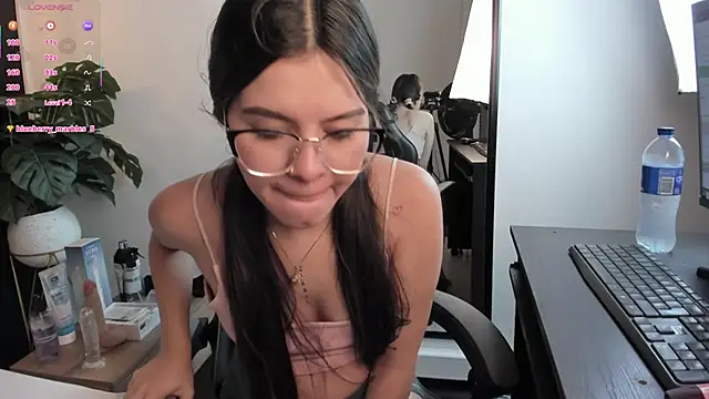 eva swan  online show from May 13, 12:55 pm