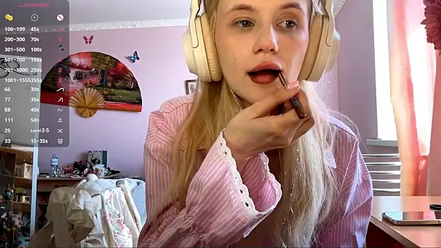 MelissaZaria online show from May 3, 6:39 am