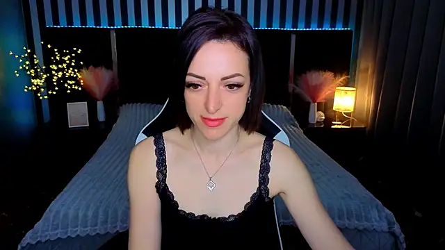 Daloras lin online show from May 12, 6:47 pm