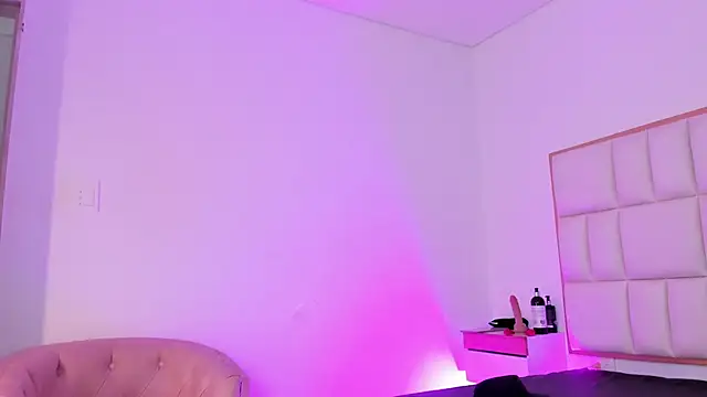 Violetta-foxx online show from May 5, 7:50 pm