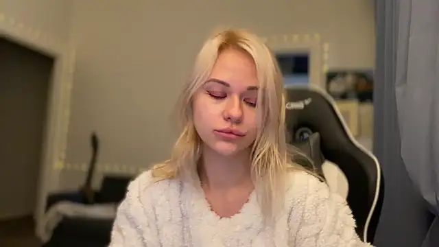 Leylia Lily online show from March 13, 8:59 am