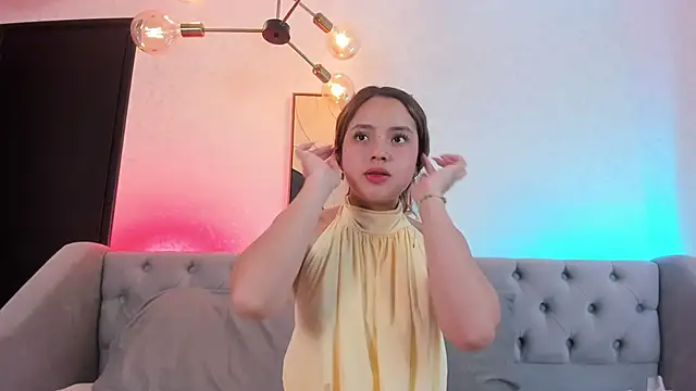 MAGIC EMMA  online show from May 16, 4:26 am