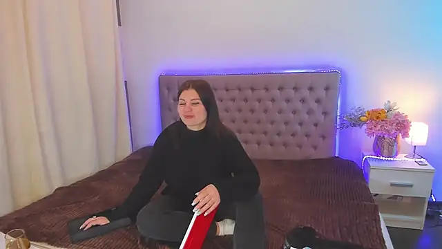 AmandaHoppe online show from May 3, 5:00 am