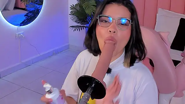 Rose jener06 online show from June 24, 11:26 pm