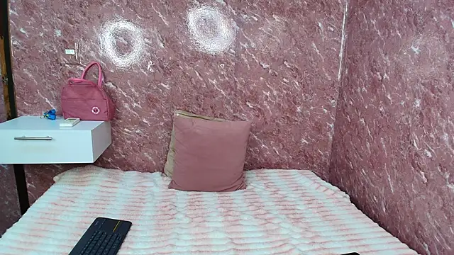 Daphne sweett online show from March 31, 12:38 pm