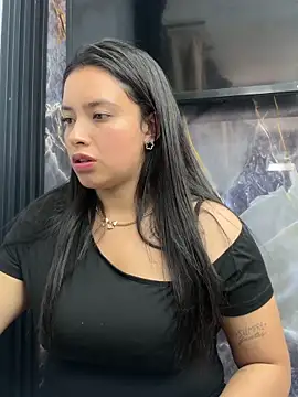 Miss Bella Flame online show from May 3, 6:33 pm