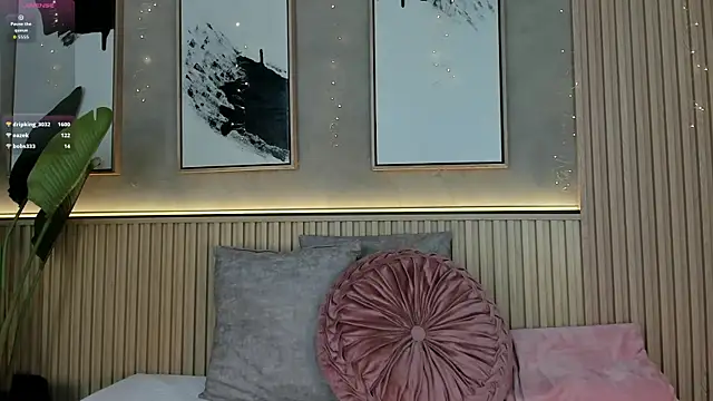 Aurora Cruz online show from April 6, 7:26 pm