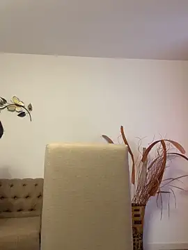 leona-david online show from March 31, 7:14 pm