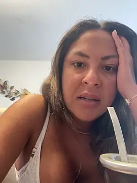 leona-david online show from March 22, 6:36 pm