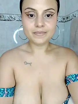 tiifany lopez online show from April 3, 9:35 pm