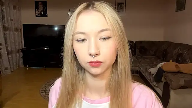 PinkTraible online show from April 7, 11:12 am