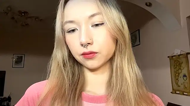 PinkTraible online show from April 3, 11:41 am