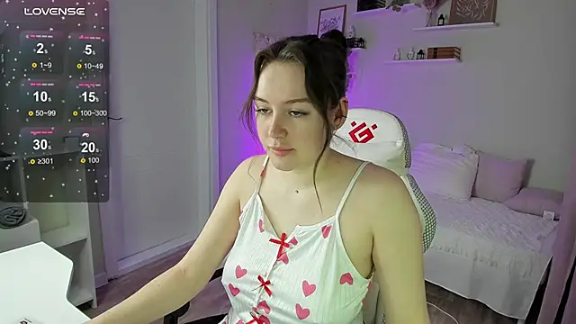 Laura CollinsS online show from April 10, 12:38 am