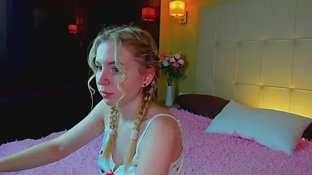 Linda  Bloom online show from April 10, 6:30 am