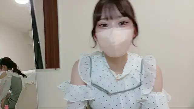 ukachan  online show from March 21, 3:28 pm