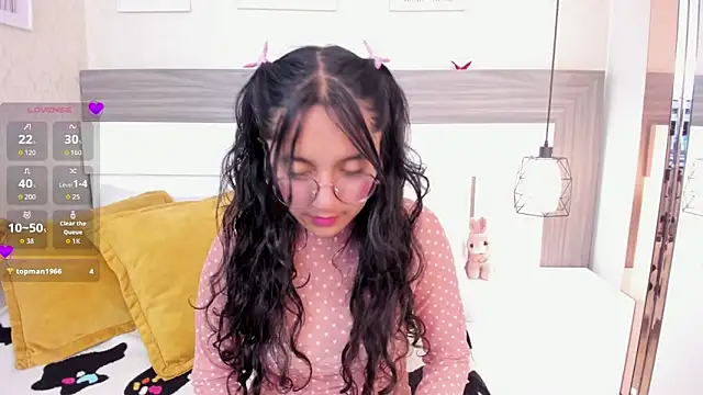 Emilyblussh online show from March 25, 7:39 pm