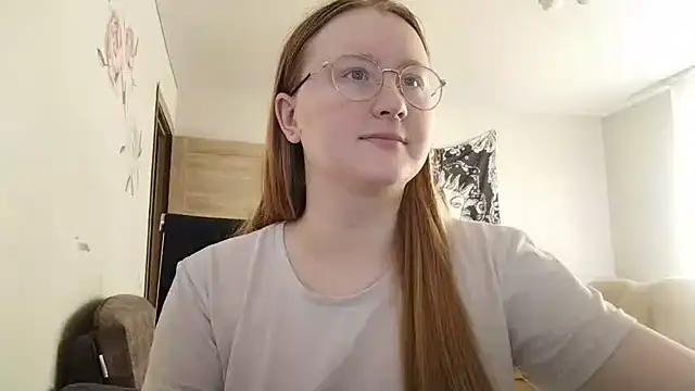 AnikaLipps online show from May 4, 1:15 pm