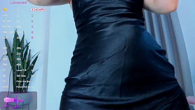 sara ospina22 online show from May 13, 6:13 pm