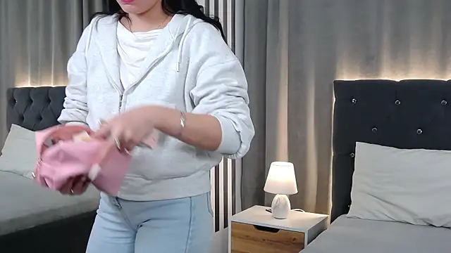 VikkyVonn online show from May 11, 6:48 am