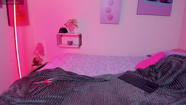 NaeniaDemon  online show from March 12, 3:53 am