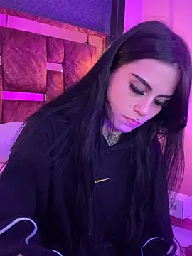 Veronicaa lodge1 online show from March 27, 8:26 am