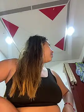Emiily joee  online show from May 27, 2:41 am