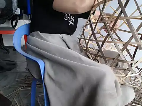 Snapshot of Maile88 chatting on March 15, 3:41 am Maile88 online show from March 15, 3:41 am