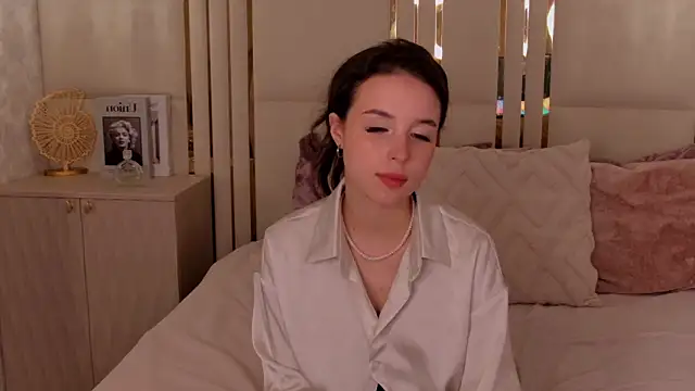 LanaLedger online show from May 11, 4:04 pm