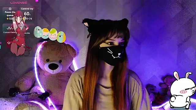 llonaMask online show from April 4, 4:06 pm