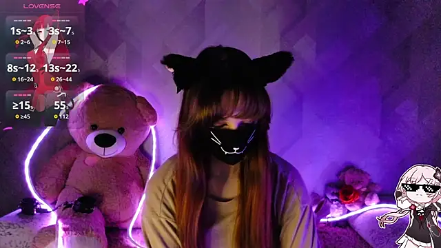 llonaMask online show from April 8, 8:11 pm