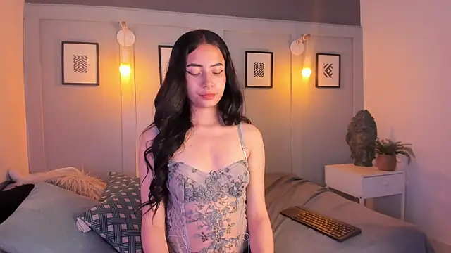 Ivyy sweet  online show from May 16, 8:30 pm