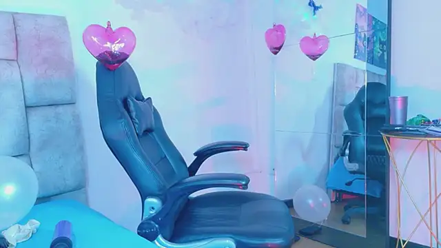 MiiaBlumm  online show from March 7, 4:36 pm