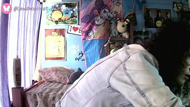 lewd mooncat online show from April 14, 9:59 pm