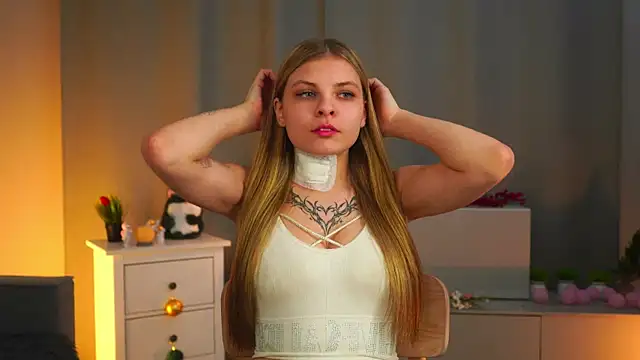 ZofiaPantano online show from March 31, 3:56 pm