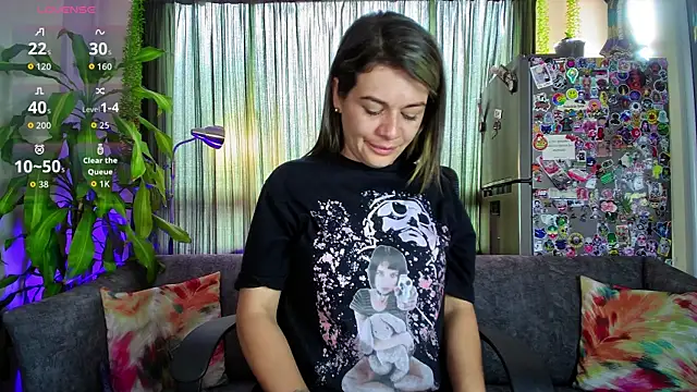 oriana thomson01 online show from May 11, 4:04 pm