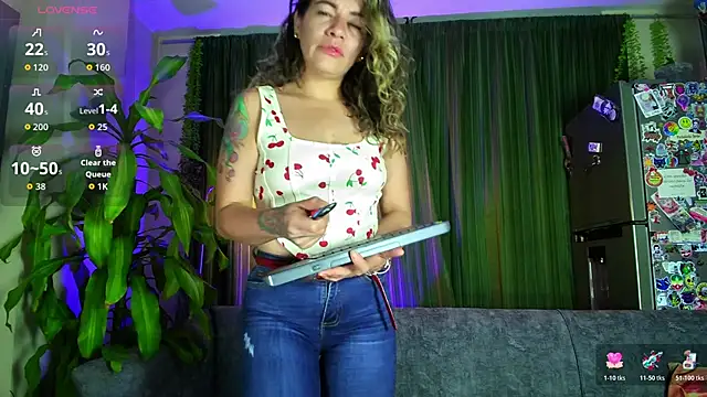 oriana thomson01 online show from May 9, 1:07 am