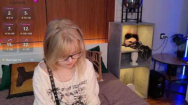 MoliQin online show from May 9, 7:54 am
