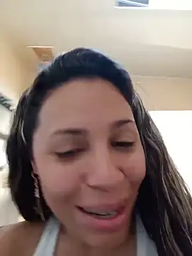 kiki milu online show from May 22, 7:01 pm
