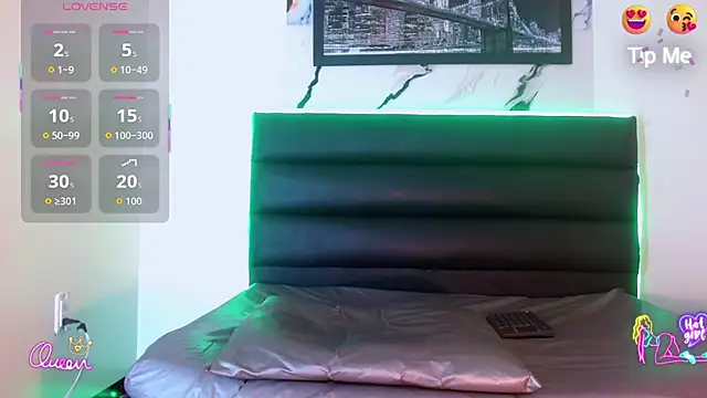 Karlaa Hernandez  online show from April 1, 7:33 pm